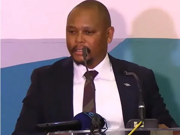 Mphumzi Mdekazi