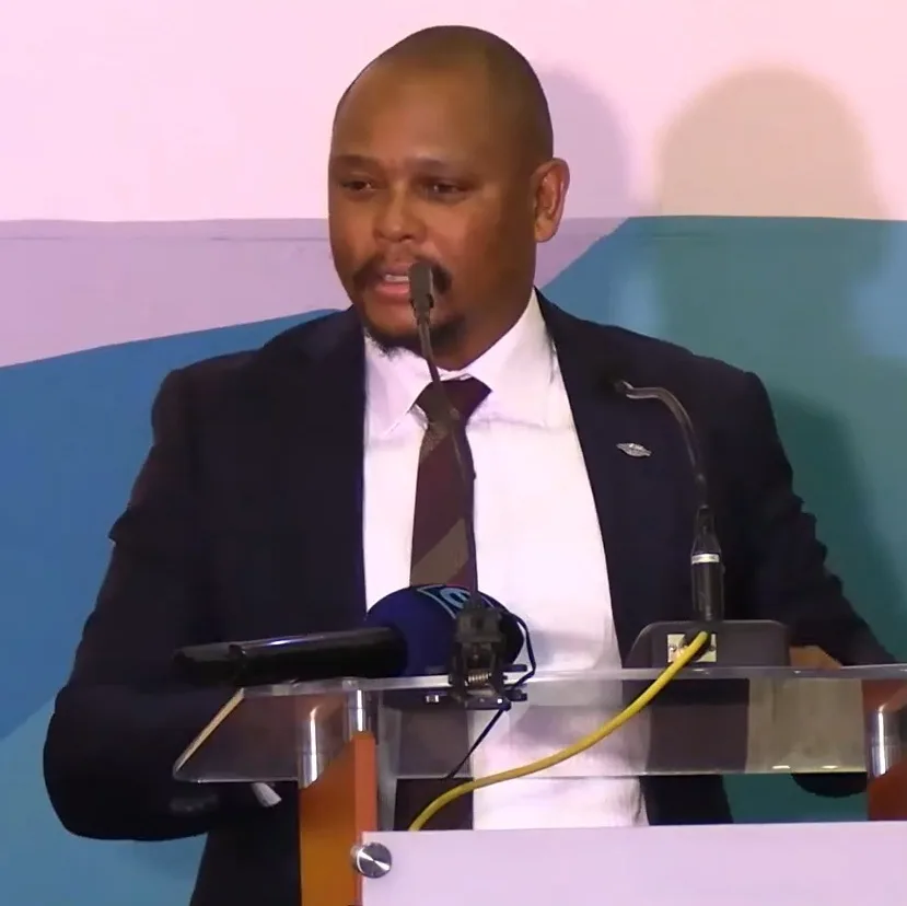 Mphumzi Mdekazi