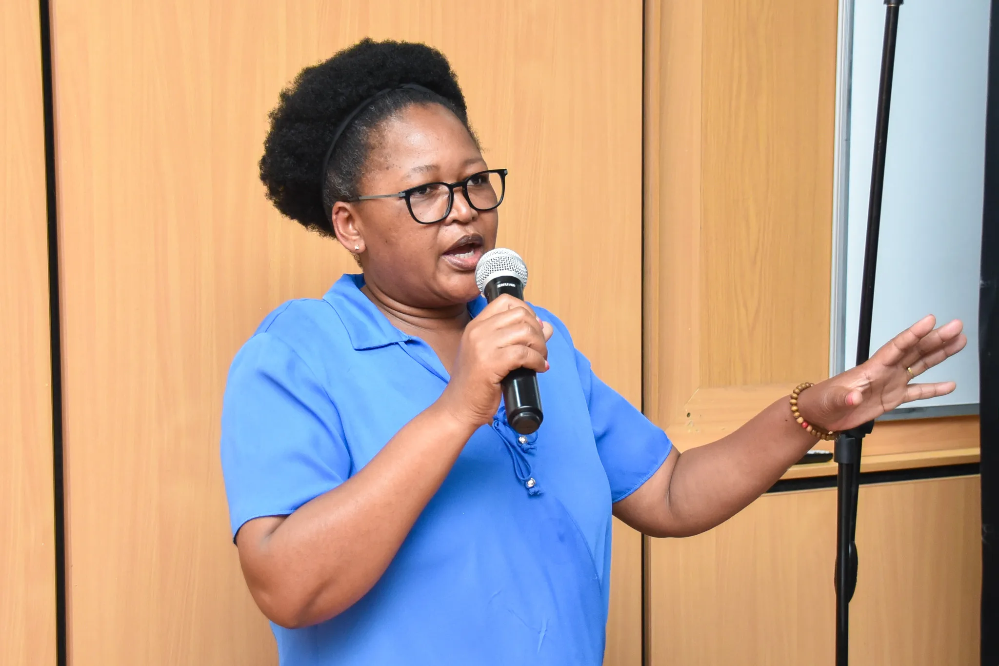 Mrs Gcobisa Valencia Manzane presents research on African medicinal plants and uterine fibroids.